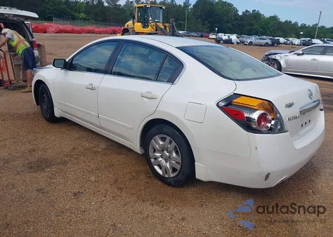 2011 Nissan Altima 2.5 S z USA, uszkodzony, nr VIN 1N4AL2AP9BN505856